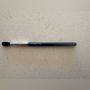 MAC Cosmetics 224S Brush